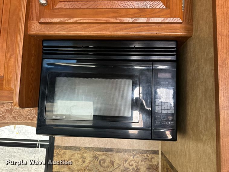 image for item EQ4753 2006 Dutchmen Colorado camper