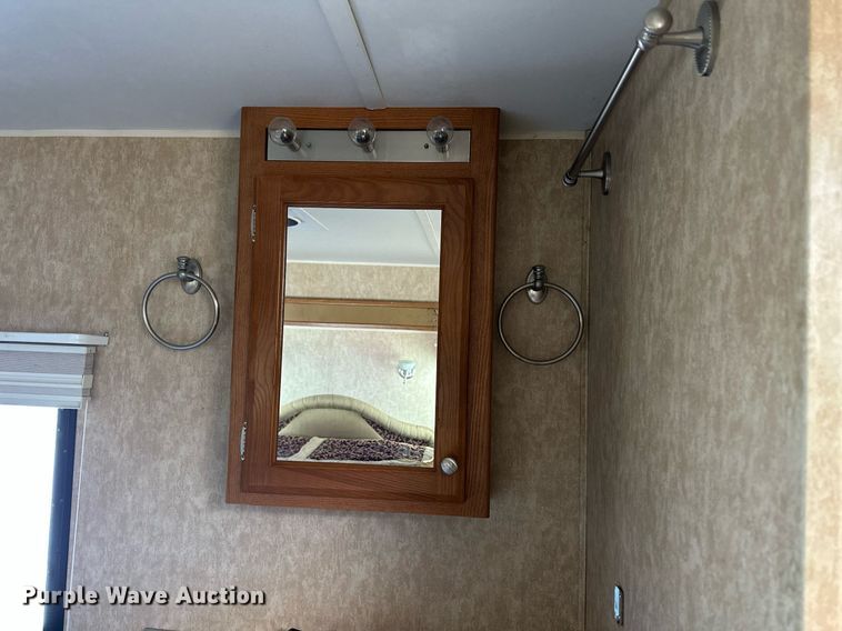 image for item EQ4753 2006 Dutchmen Colorado camper