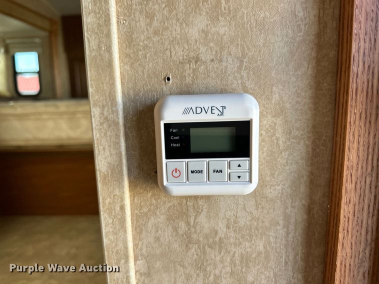 image for item EQ4753 2006 Dutchmen Colorado camper