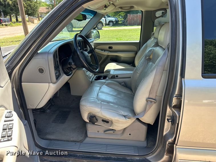 image for item EQ4756 2000 Chevrolet Tahoe LS SUV