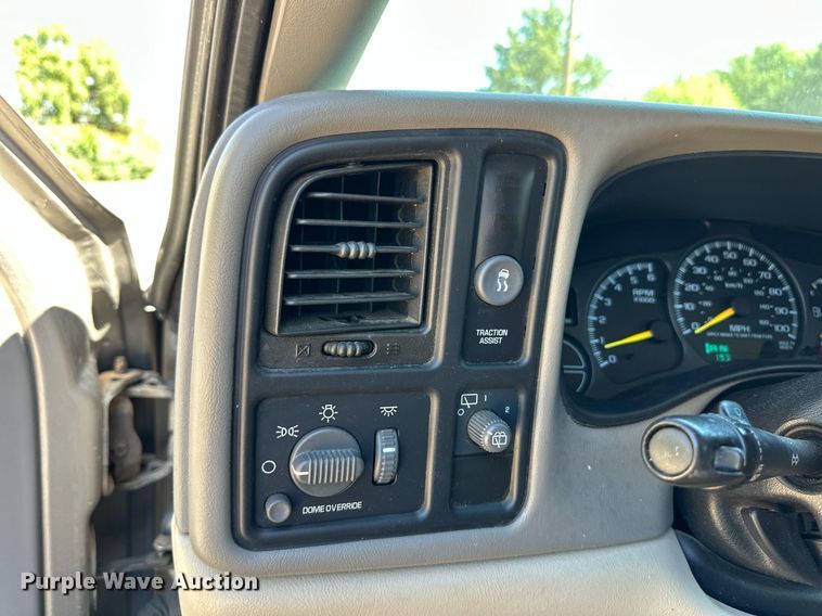 image for item EQ4756 2000 Chevrolet Tahoe LS SUV