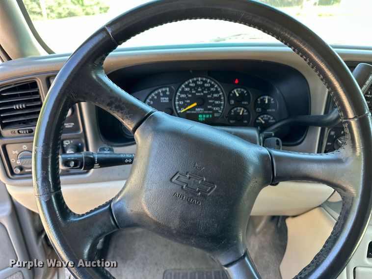 image for item EQ4756 2000 Chevrolet Tahoe LS SUV