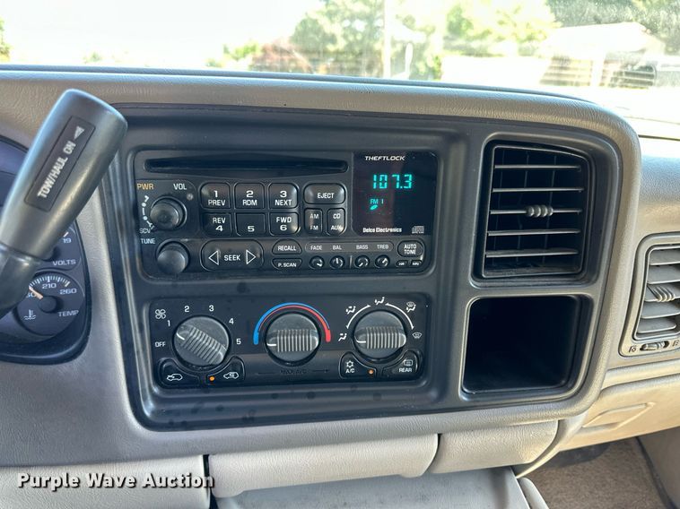 image for item EQ4756 2000 Chevrolet Tahoe LS SUV