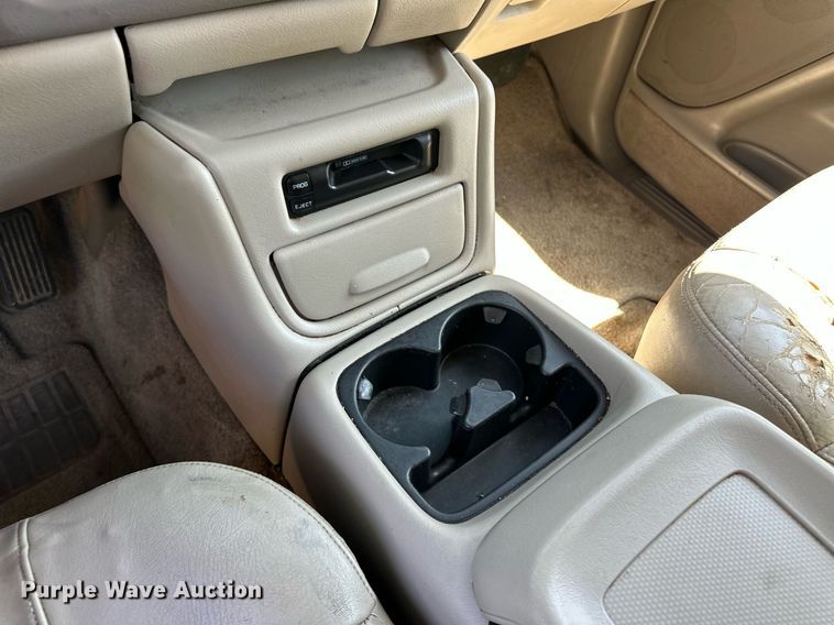 image for item EQ4756 2000 Chevrolet Tahoe LS SUV