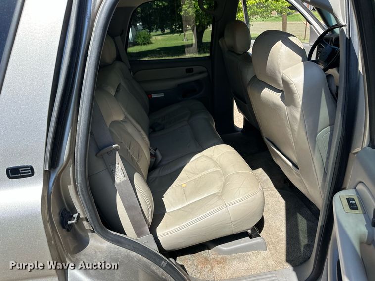 image for item EQ4756 2000 Chevrolet Tahoe LS SUV