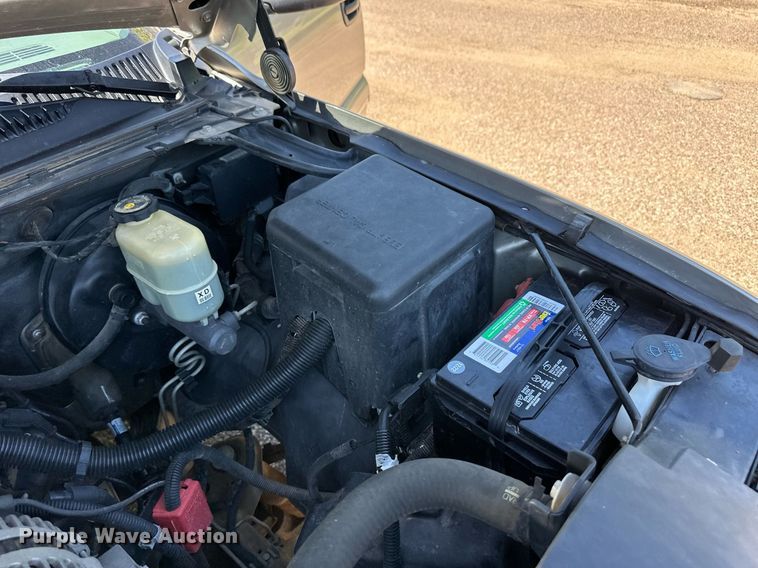 image for item EQ4756 2000 Chevrolet Tahoe LS SUV