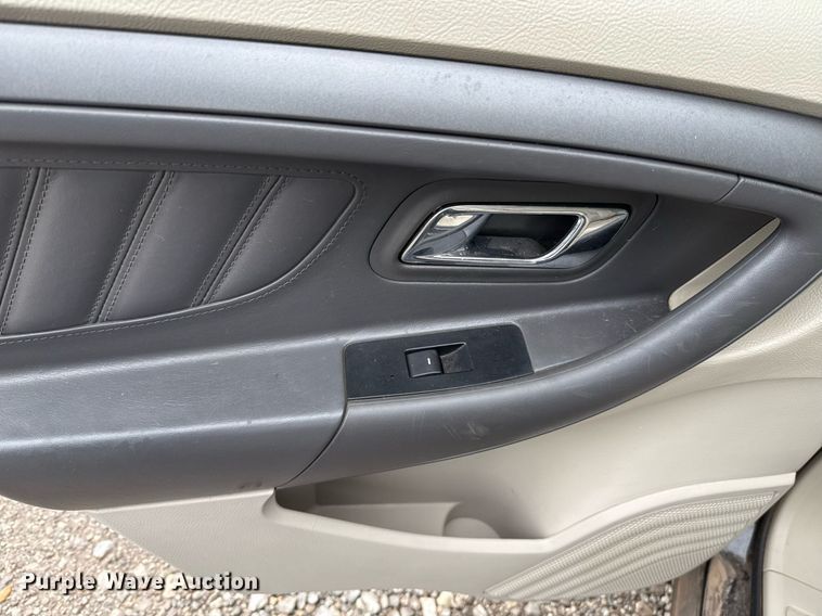 image for item ER1077 2011 Ford  Taurus  