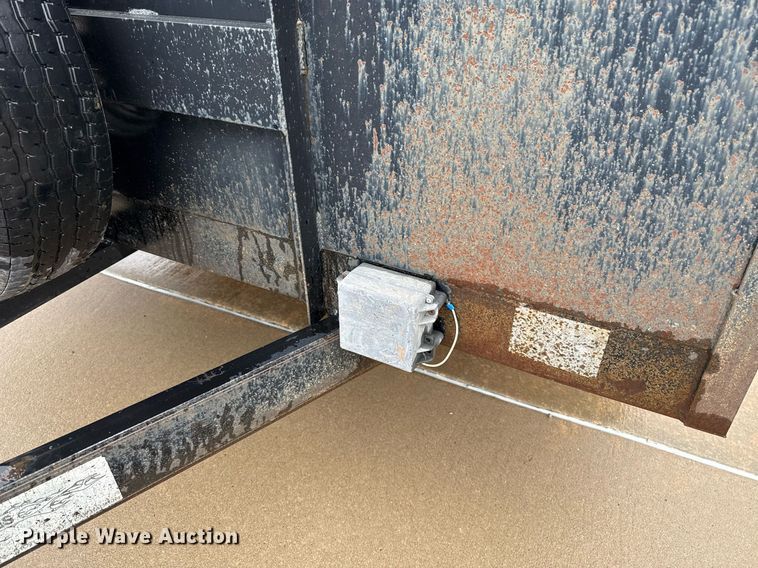 image for item ER1078 2005 Horse Creek Maufacturing utility trailer