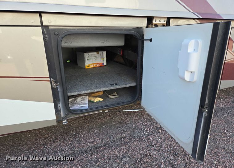 image for item ER5226 2008 Winnebago Tour 40TD RV