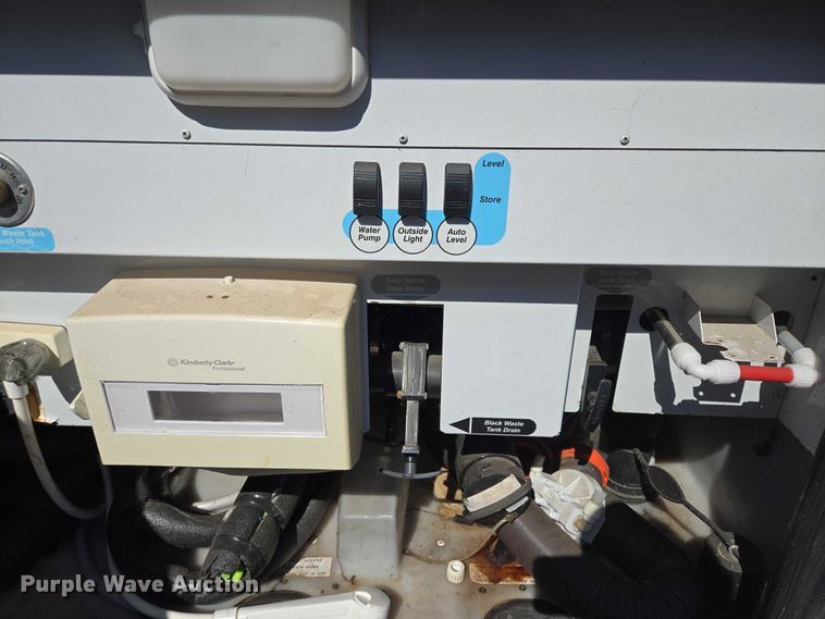 image for item ER5226 2008 Winnebago Tour 40TD RV