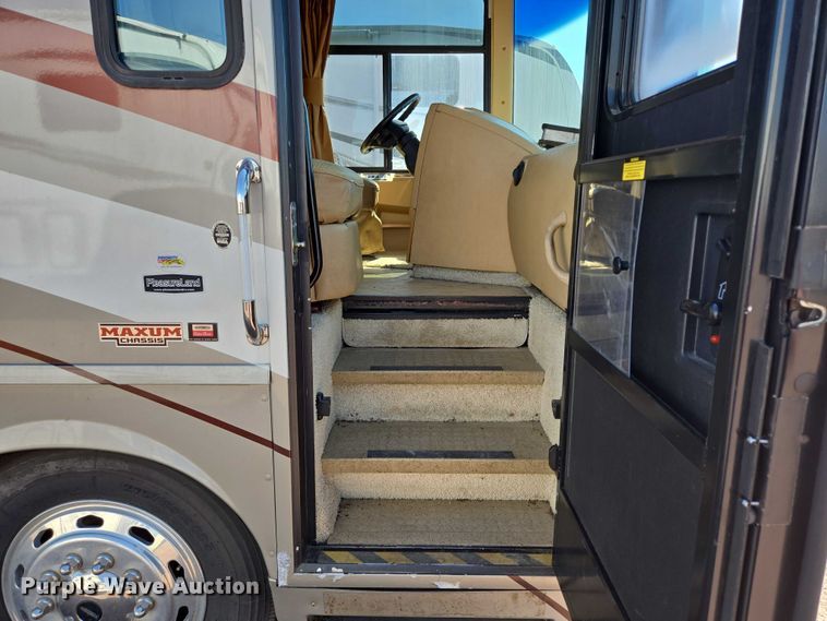 image for item ER5226 2008 Winnebago Tour 40TD RV
