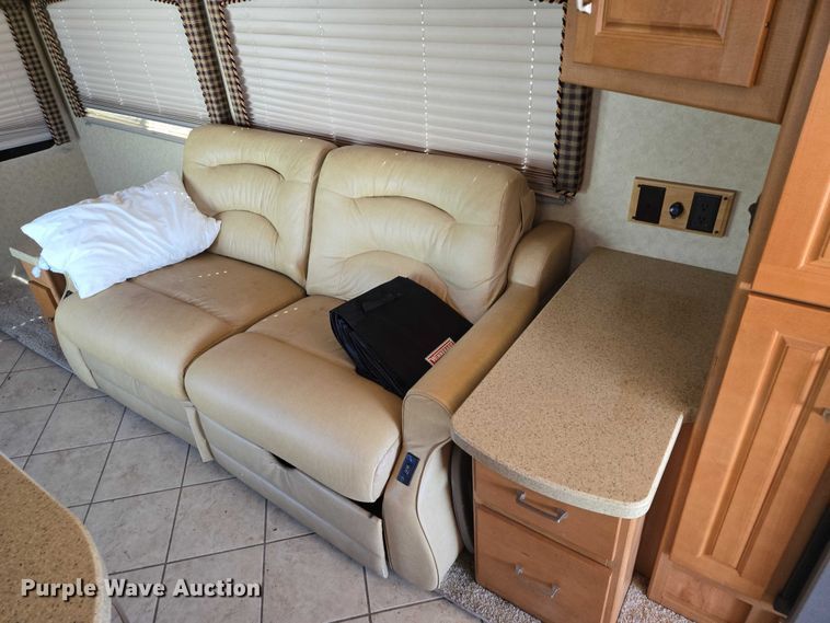 image for item ER5226 2008 Winnebago Tour 40TD RV