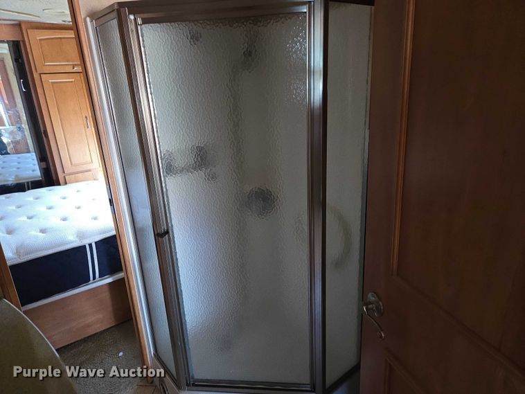 image for item ER5226 2008 Winnebago Tour 40TD RV