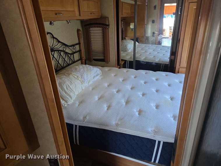 image for item ER5226 2008 Winnebago Tour 40TD RV