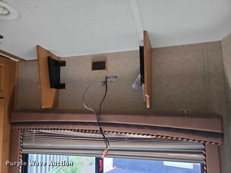 image for item ER5226 2008 Winnebago Tour 40TD RV