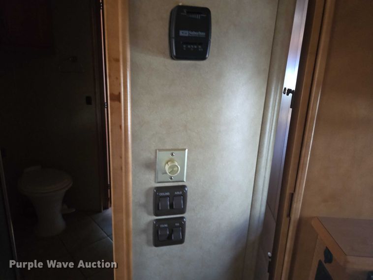 image for item ER5226 2008 Winnebago Tour 40TD RV