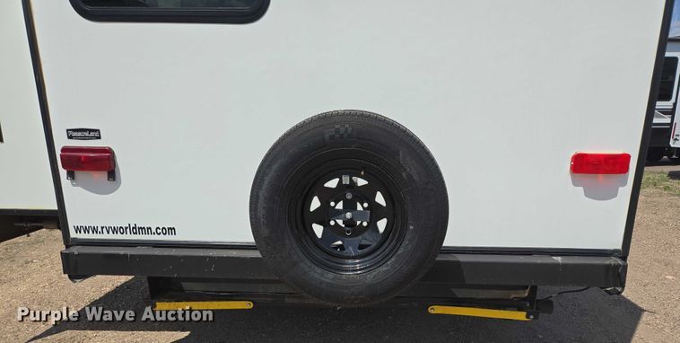 image for item ER5227 2022 Heartland 3100BH MPG camper