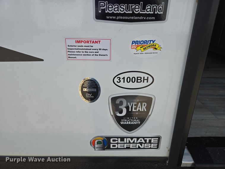 image for item ER5227 2022 Heartland 3100BH MPG camper