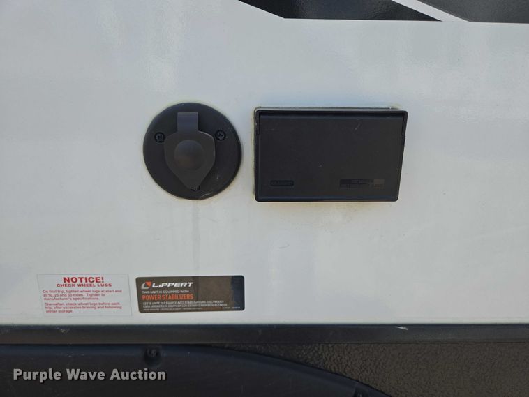 image for item ER5227 2022 Heartland 3100BH MPG camper