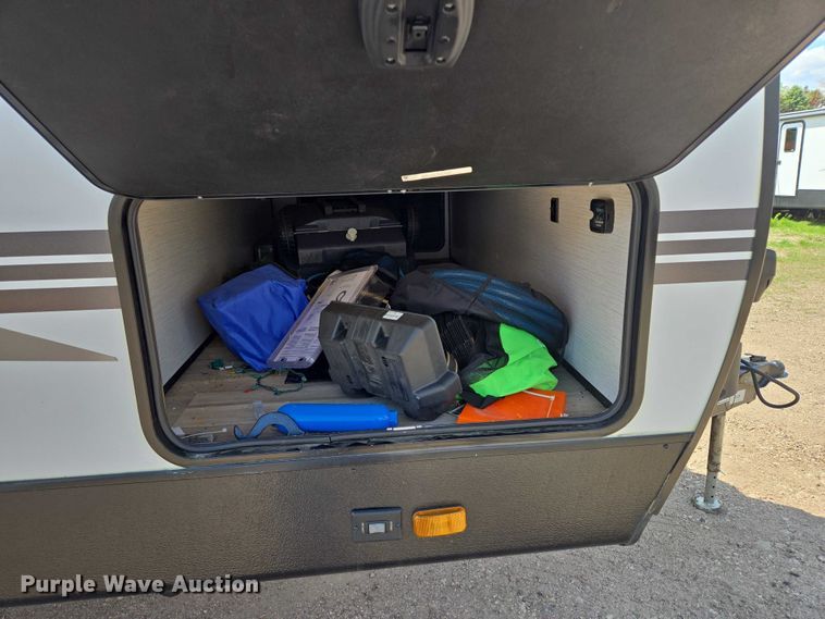 image for item ER5227 2022 Heartland 3100BH MPG camper