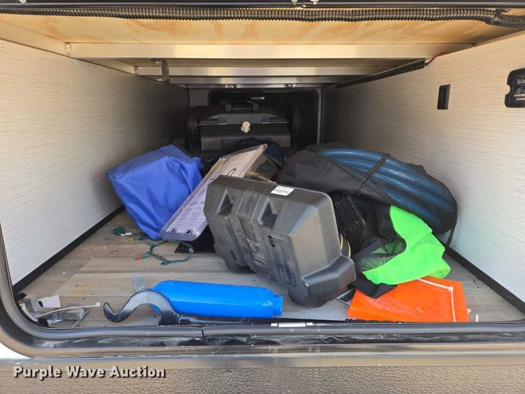 image for item ER5227 2022 Heartland 3100BH MPG camper