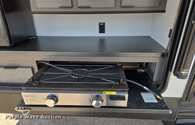 image for item ER5227 2022 Heartland 3100BH MPG camper