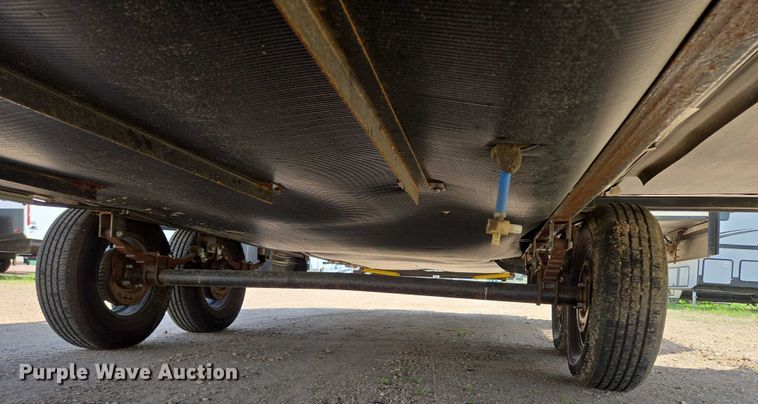 image for item ER5227 2022 Heartland 3100BH MPG camper