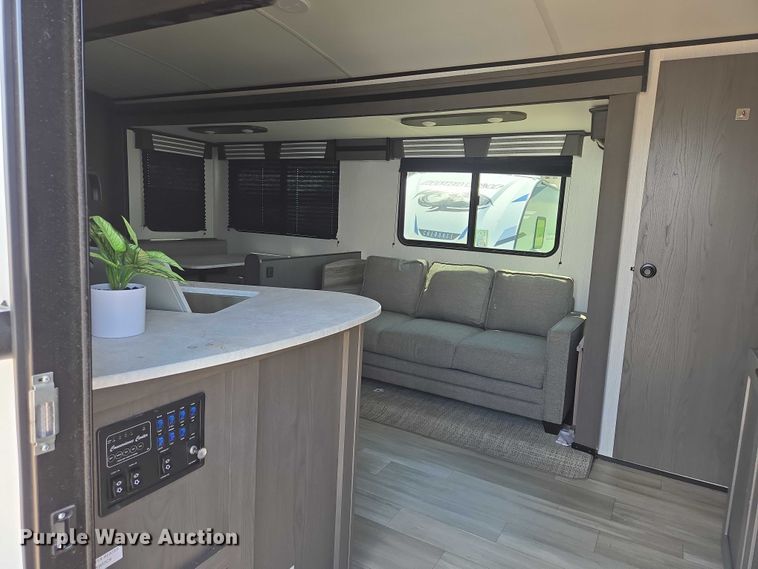 image for item ER5227 2022 Heartland 3100BH MPG camper