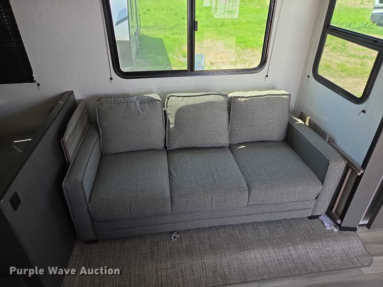 image for item ER5227 2022 Heartland 3100BH MPG camper