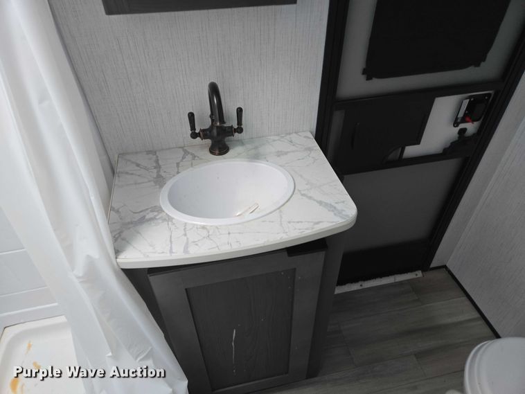 image for item ER5227 2022 Heartland 3100BH MPG camper