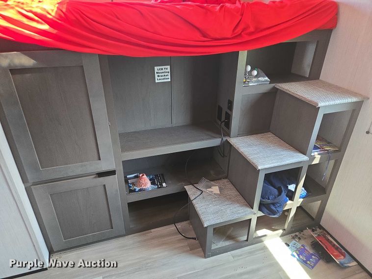 image for item ER5227 2022 Heartland 3100BH MPG camper