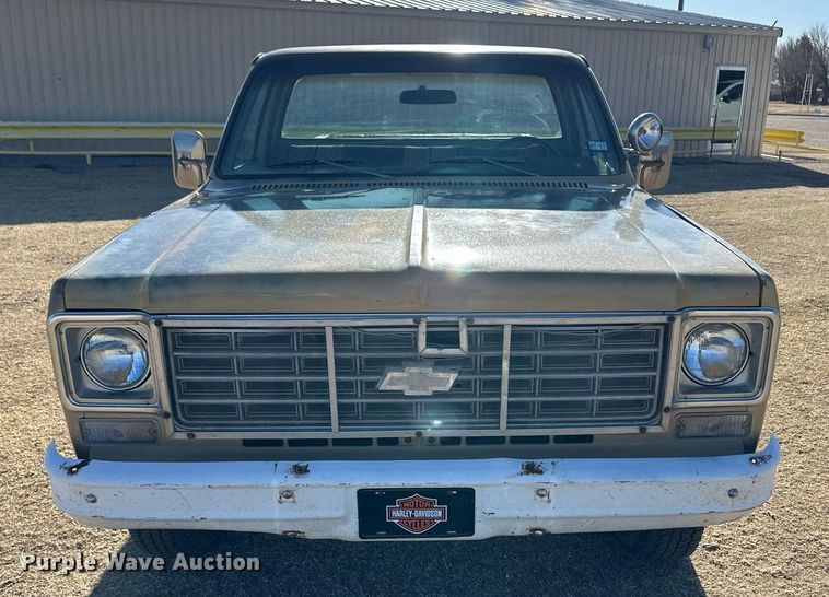 image for item ER8930 1976 Chevrolet K10 pickup truck