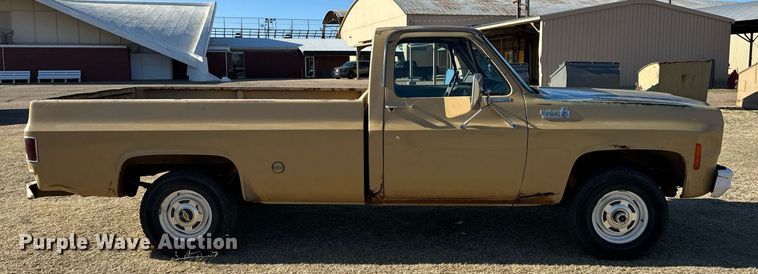 image for item ER8930 1976 Chevrolet K10 pickup truck