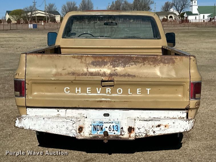 image for item ER8930 1976 Chevrolet K10 pickup truck