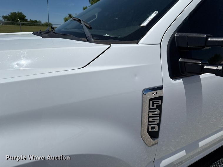 image for item IE9134 2021 Ford F250 Super Duty XL SuperCab pickup truck