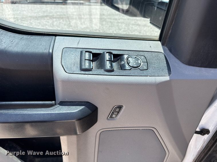 image for item IE9134 2021 Ford F250 Super Duty XL SuperCab pickup truck