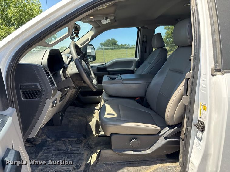 image for item IE9134 2021 Ford F250 Super Duty XL SuperCab pickup truck