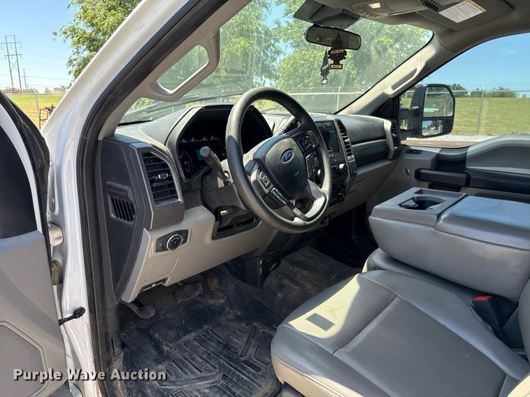 image for item IE9134 2021 Ford F250 Super Duty XL SuperCab pickup truck