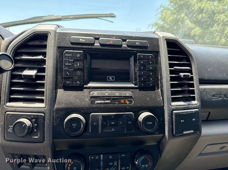 image for item IE9134 2021 Ford F250 Super Duty XL SuperCab pickup truck