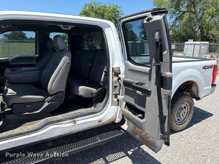 image for item IE9134 2021 Ford F250 Super Duty XL SuperCab pickup truck