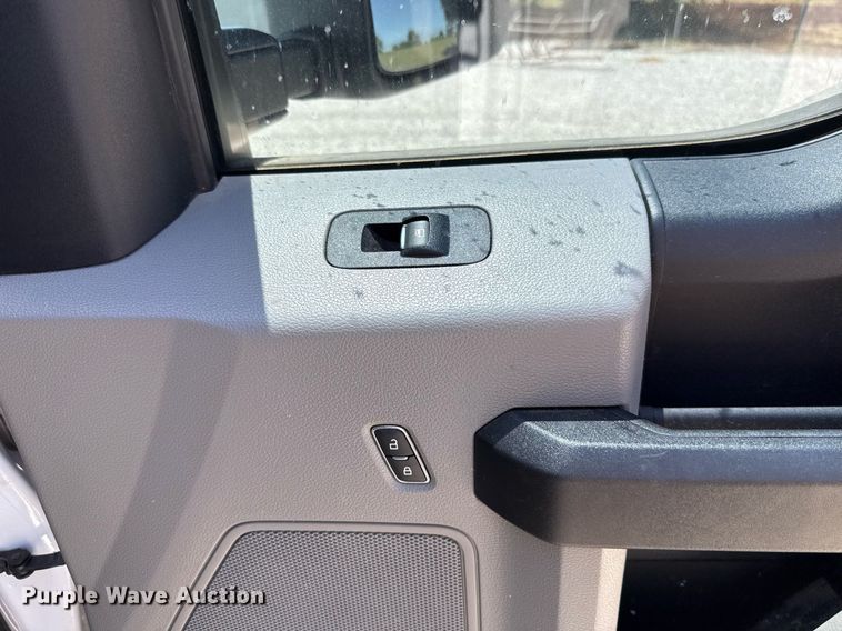 image for item IE9134 2021 Ford F250 Super Duty XL SuperCab pickup truck