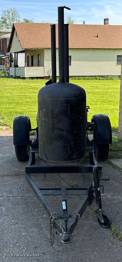 image for item NJ9658 Smoker trailer