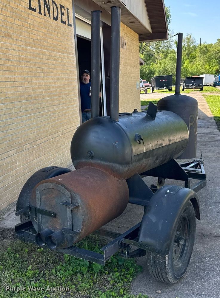 image for item NJ9658 Smoker trailer