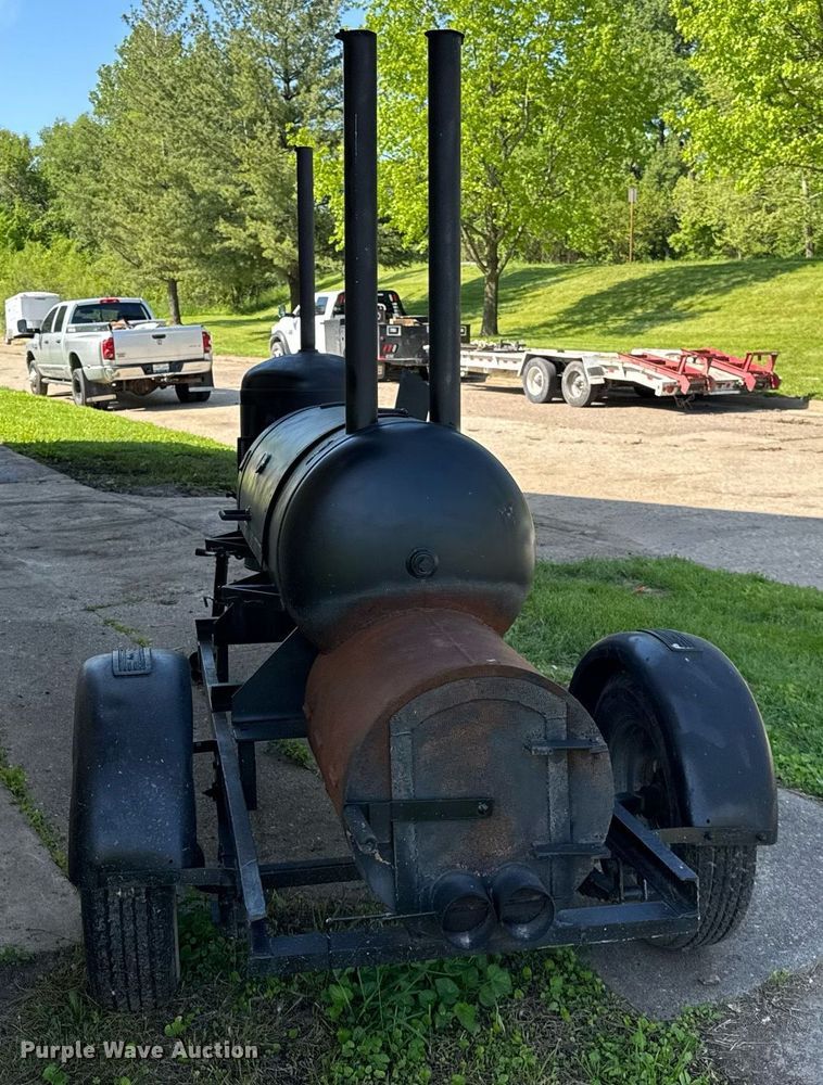 image for item NJ9658 Smoker trailer