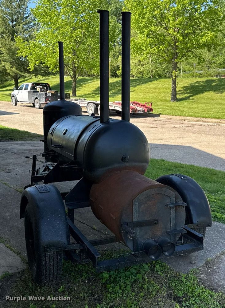 image for item NJ9658 Smoker trailer