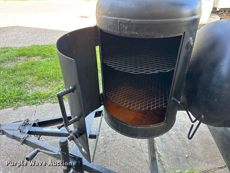 image for item NJ9658 Smoker trailer