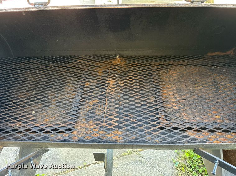 image for item NJ9658 Smoker trailer