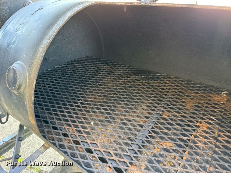 image for item NJ9658 Smoker trailer