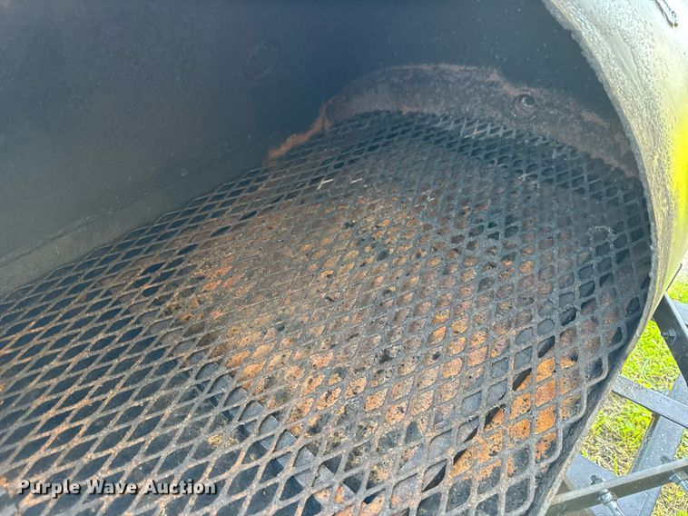 image for item NJ9658 Smoker trailer