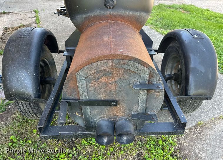 image for item NJ9658 Smoker trailer